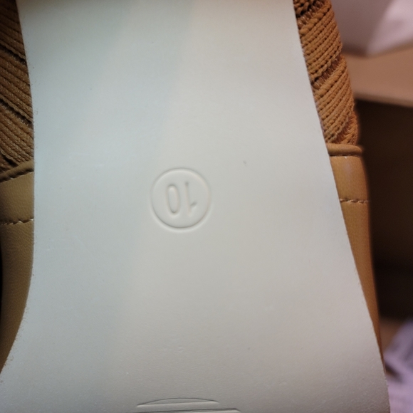 NIB Knit Sweater ankle slip on warm and cozy block heal bootie size 10 - Picture 6 of 7